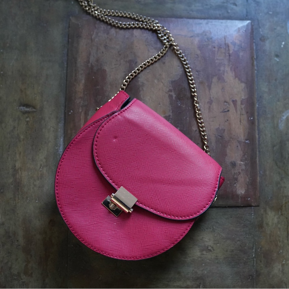 RED MANGO SADDLE PURSE WITH CHAIN GOLD HARDWARE